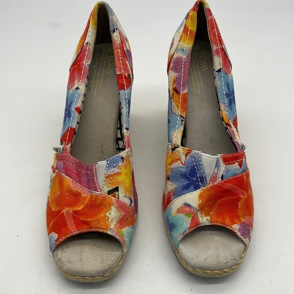 TOMS Espadrille Wedge Slip on Shoe with Peep Toe size 9